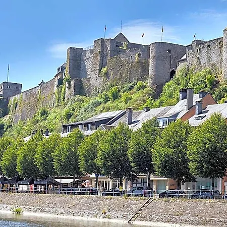 Hillview Grandvoir Tatil parkı Neufchâteau